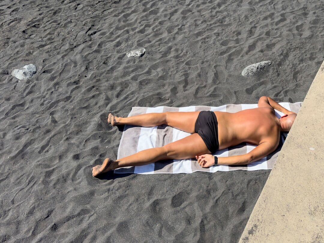 celebrities relaxing on beach
